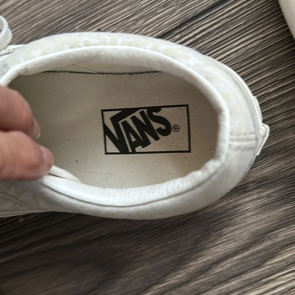 Vans Old Skool PLATFORM Tonal logo sneakers size 8